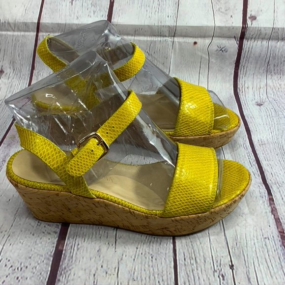 Stuart Weitzman Yellow Snake Embossed Strappy Cork - Picture 4 of 10